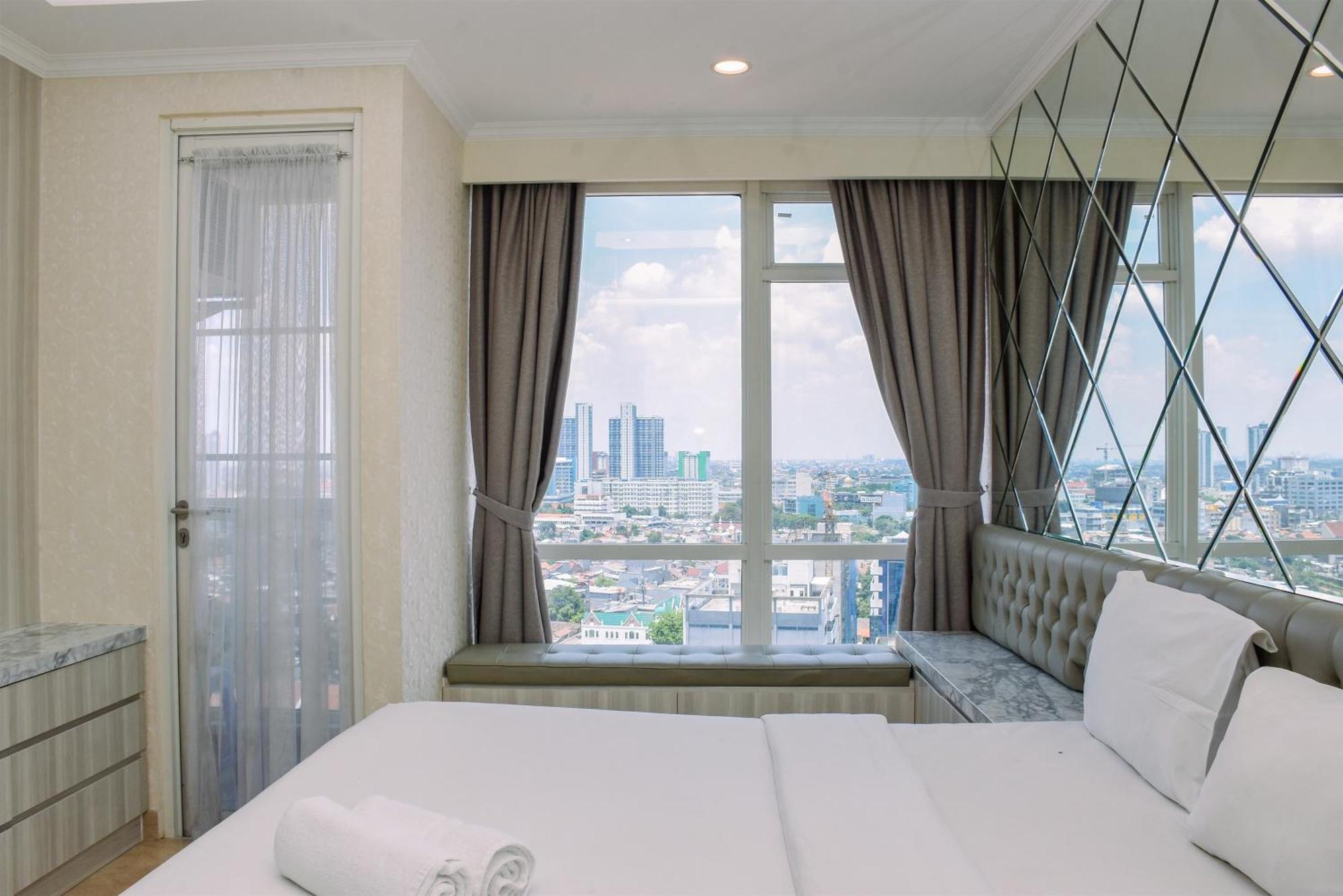 Strategic And Minimalist At Menteng Park By Travelio * Jakarta
