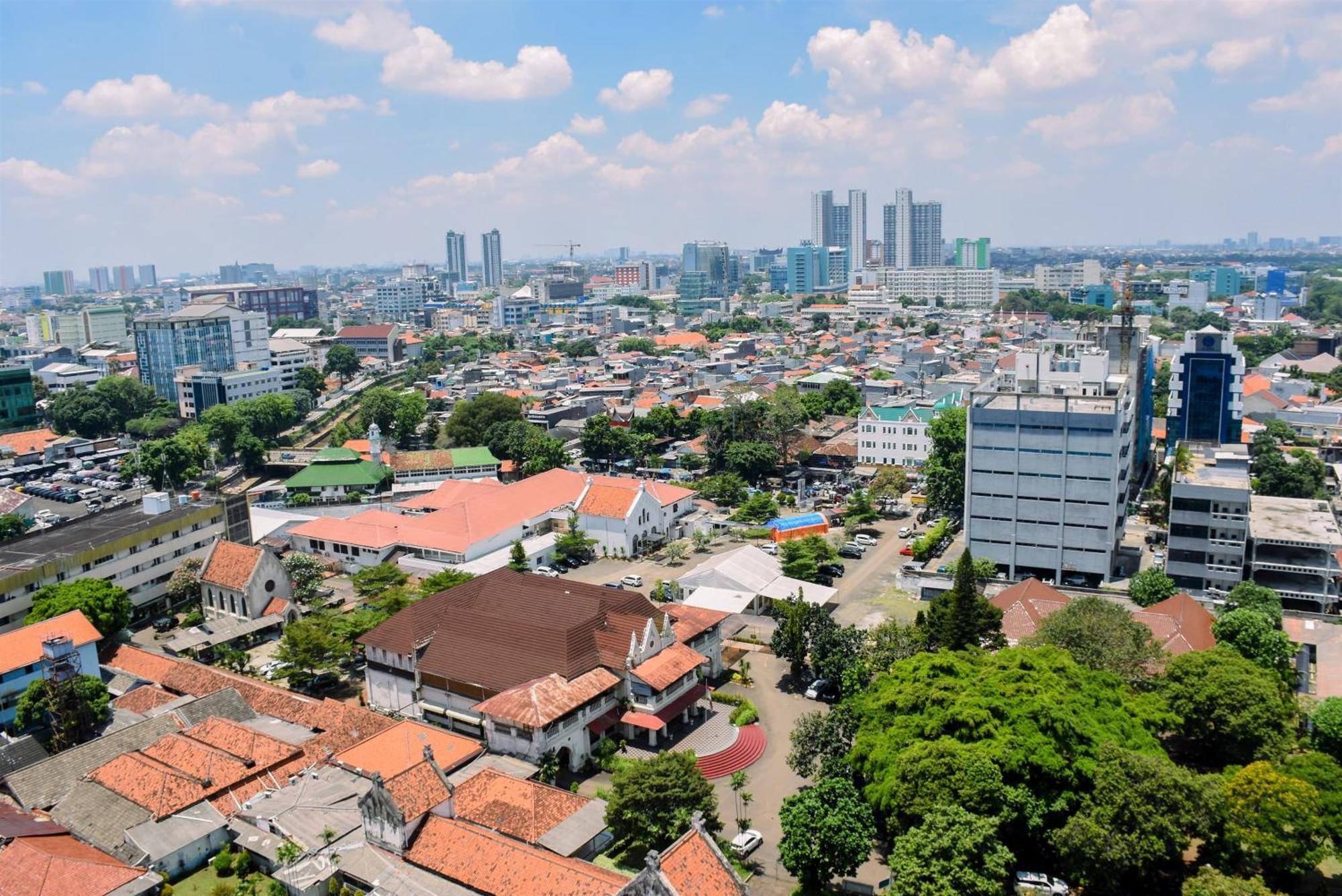 Apartment Strategic And Minimalist At Menteng Park By Travelio